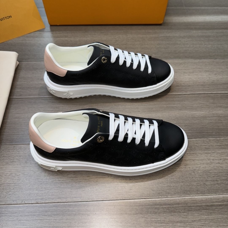 l**is V*t*n sneakers